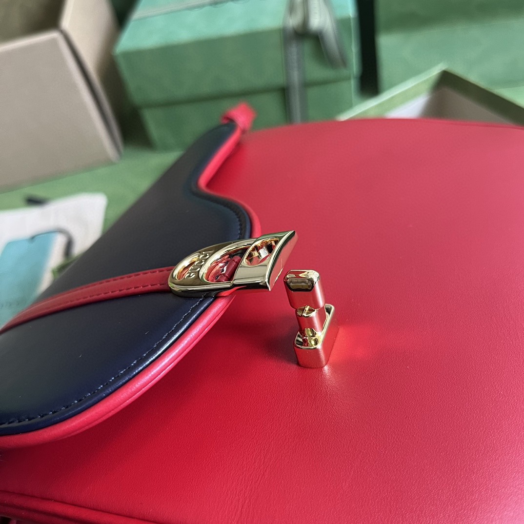 G*u*i equestrian inspired shoulder bag