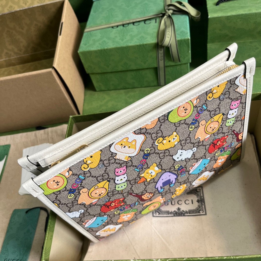 G*u*i animal print toiletry case