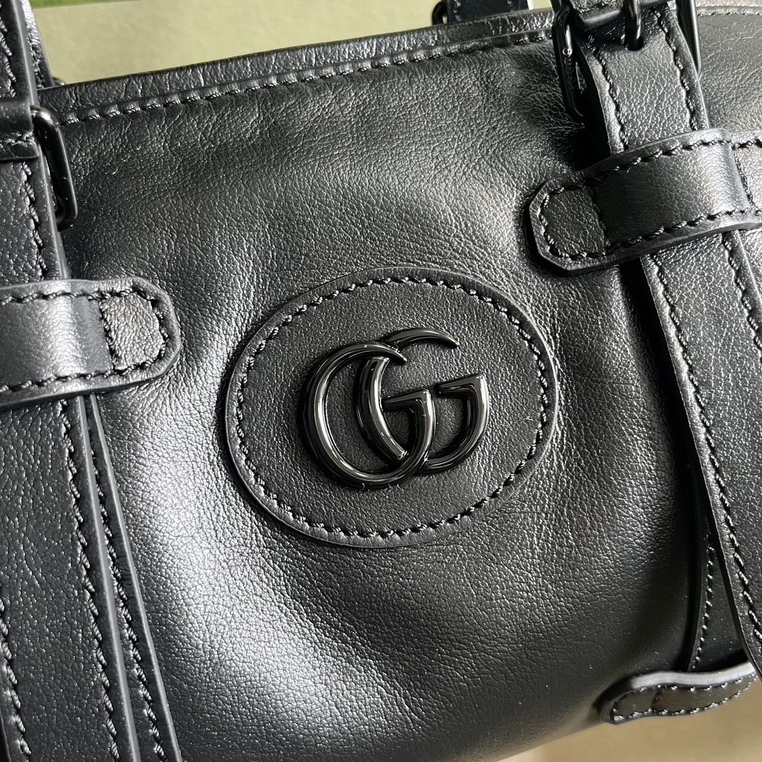 G*u*i small duffle bag with tonal double g