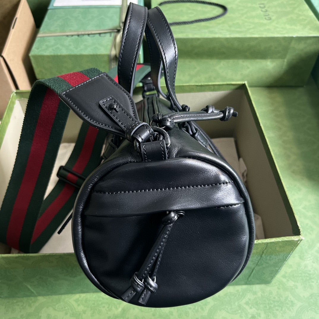 G*u*i small duffle bag with tonal double g