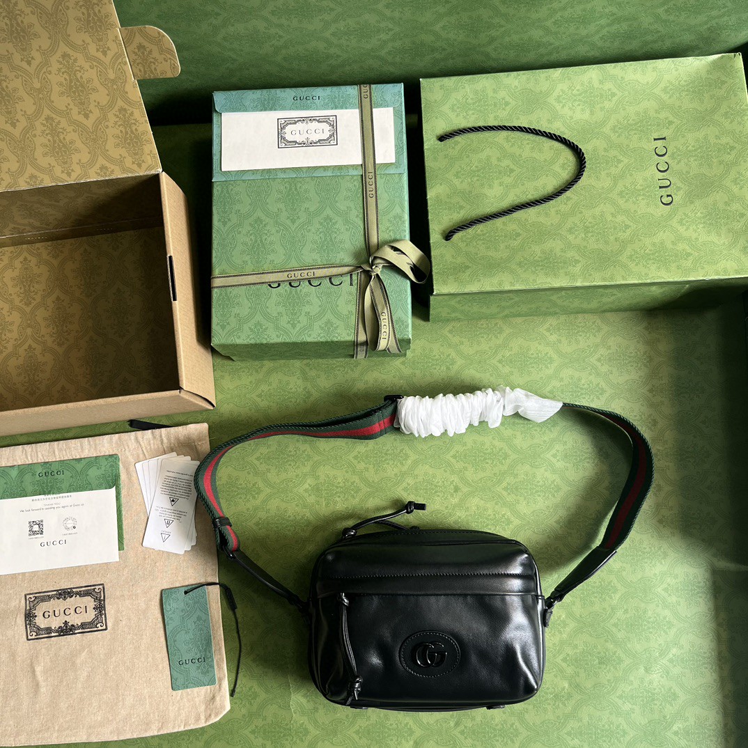 G*u*i shoulder bag with tonal double g