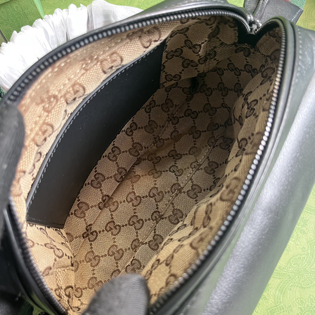 G*u*i shoulder bag with tonal double g