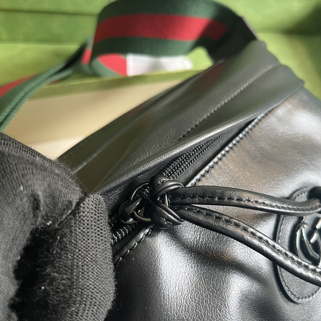 G*u*i shoulder bag with tonal double g