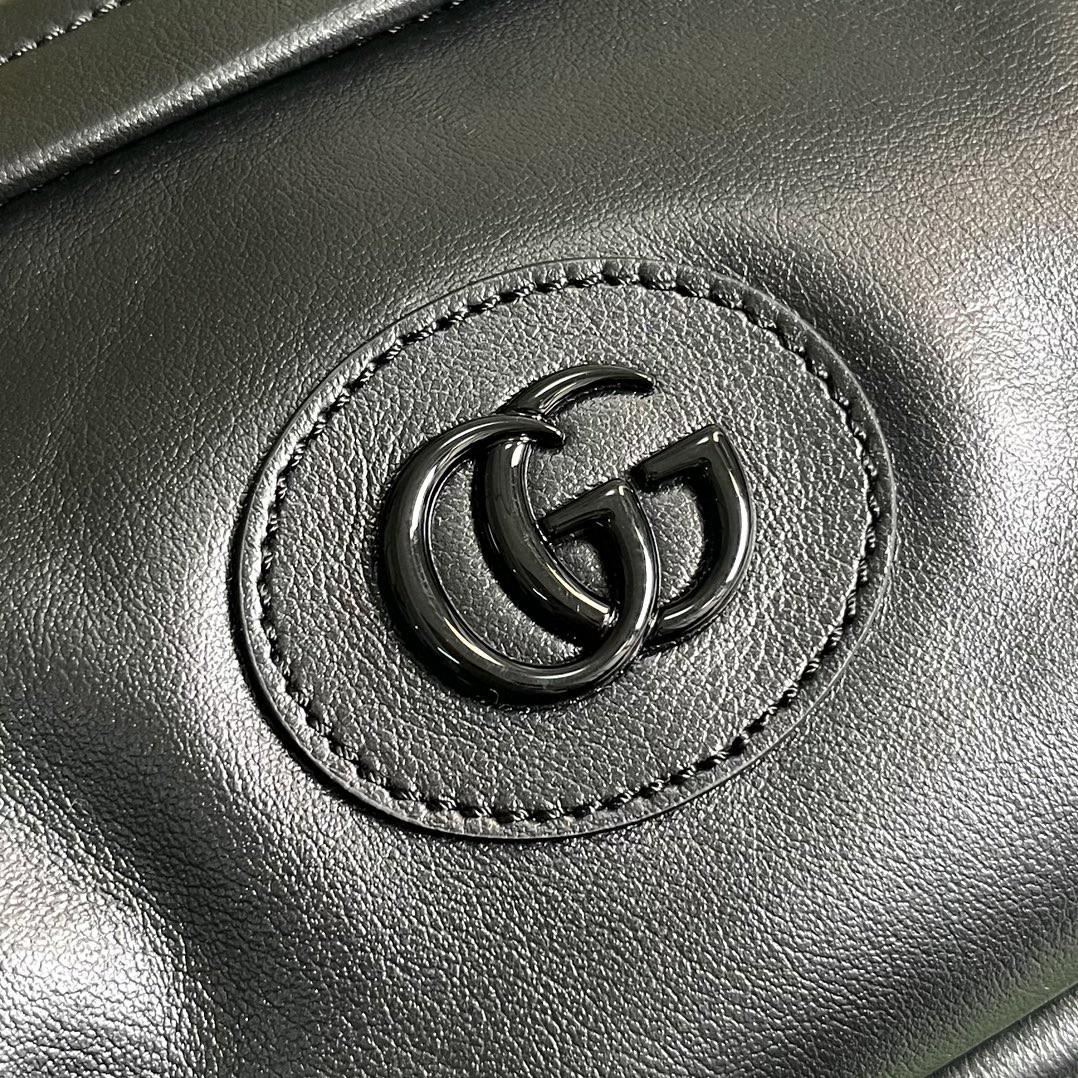 G*u*i shoulder bag with tonal double g