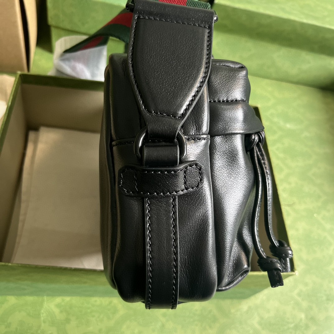 G*u*i shoulder bag with tonal double g