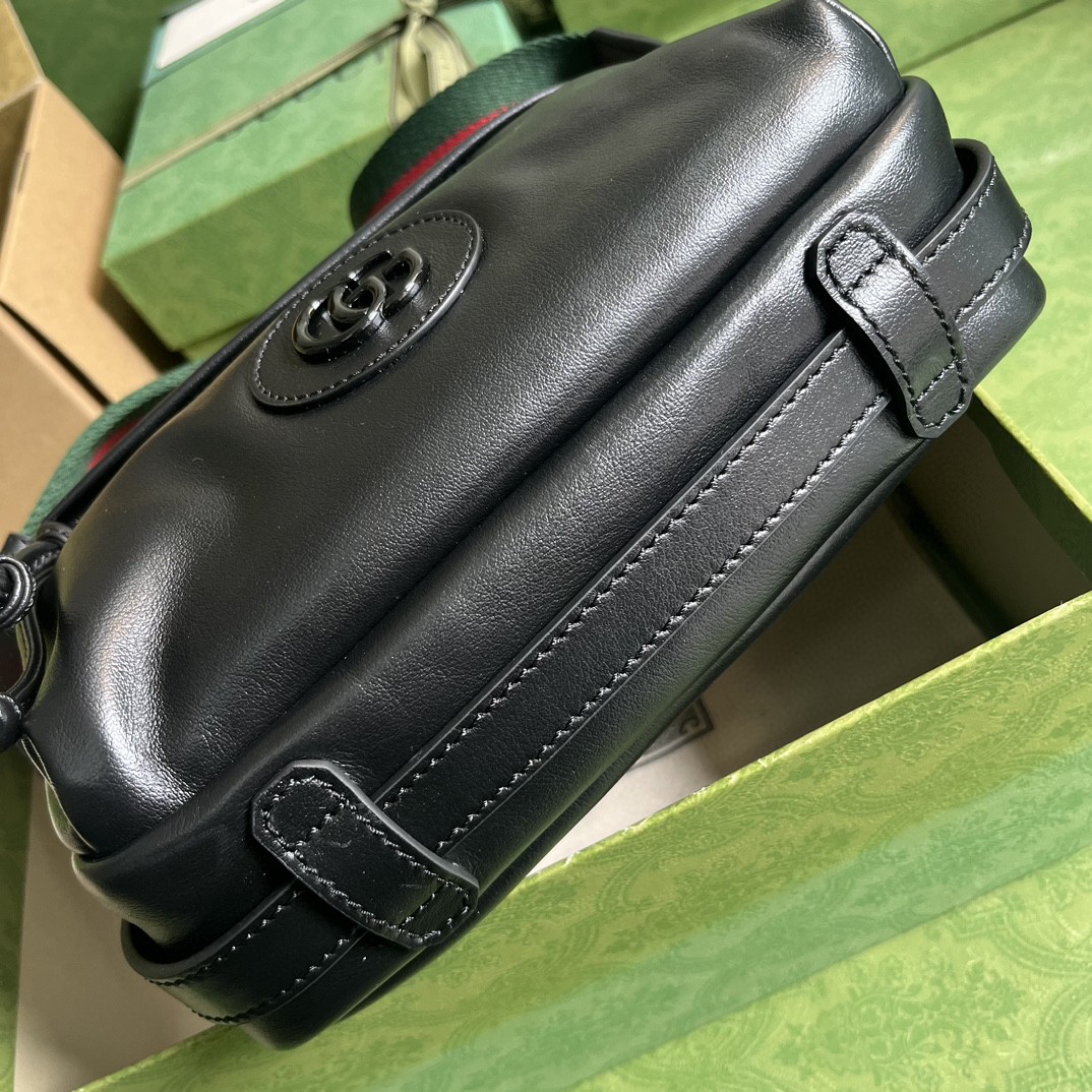 G*u*i shoulder bag with tonal double g