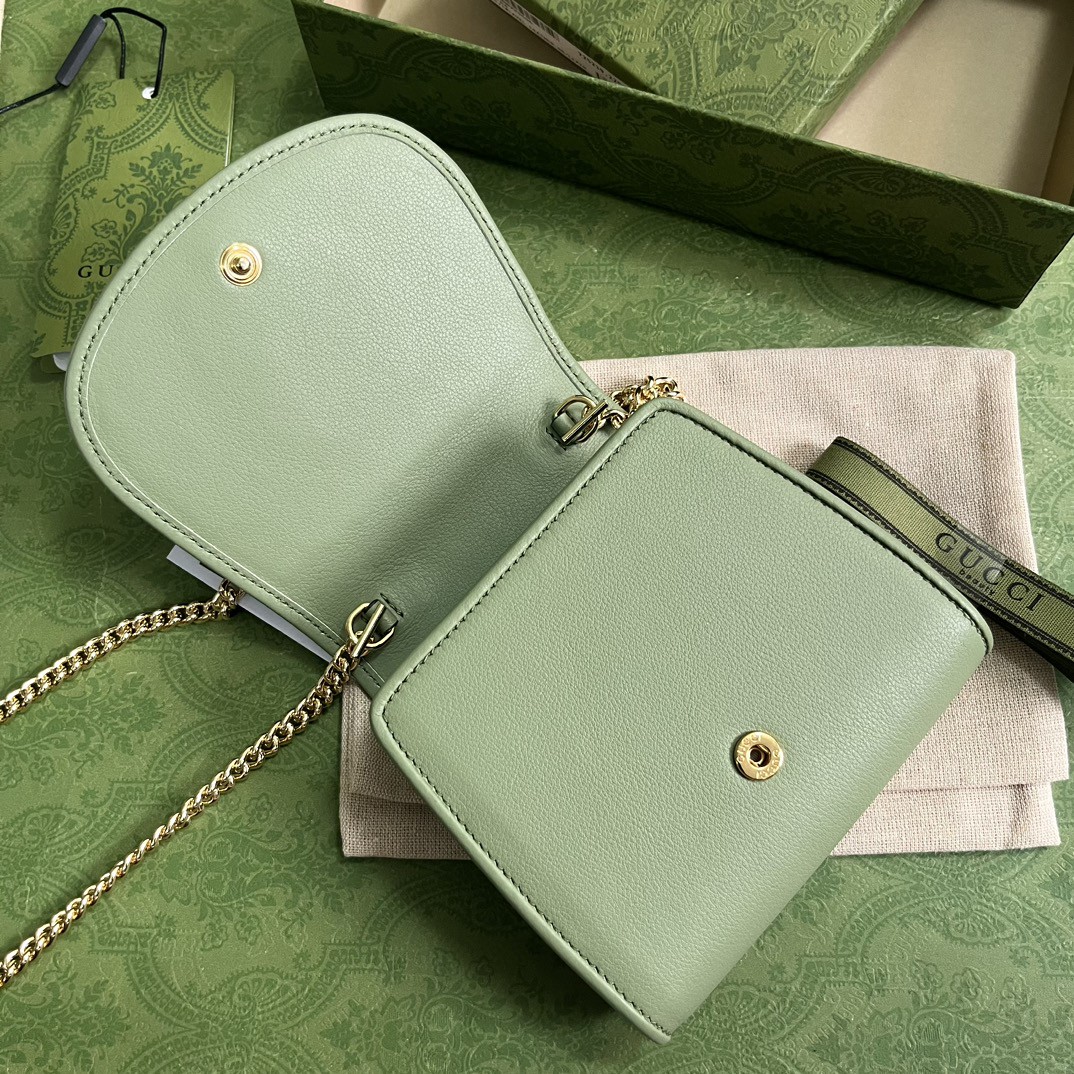 G*u*i blondie medium chain wallet