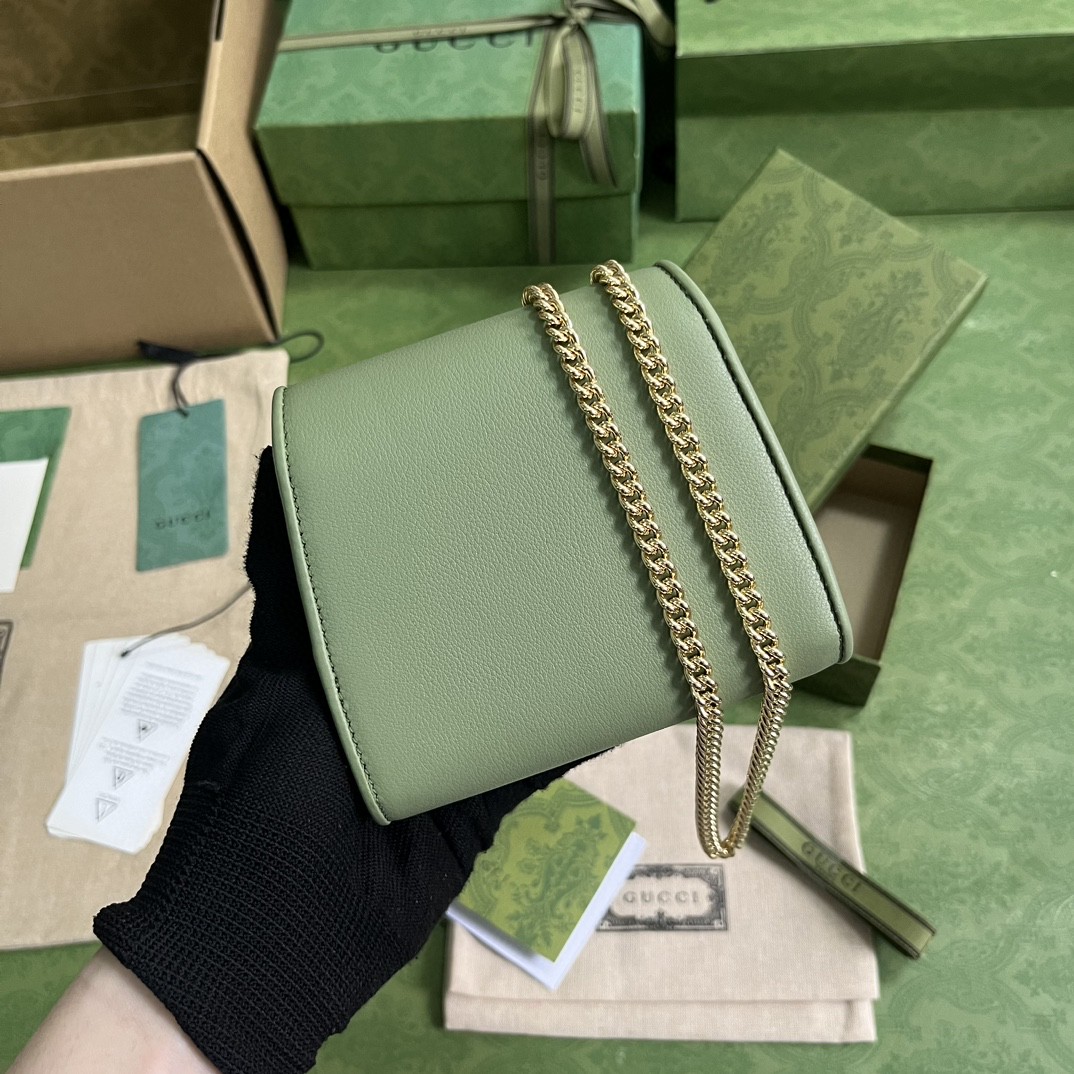G*u*i blondie medium chain wallet