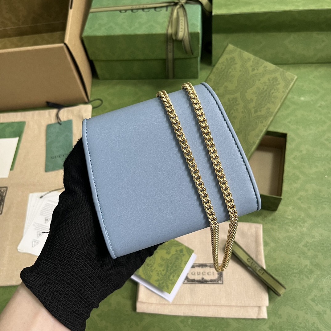 G*u*i blondie medium chain wallet