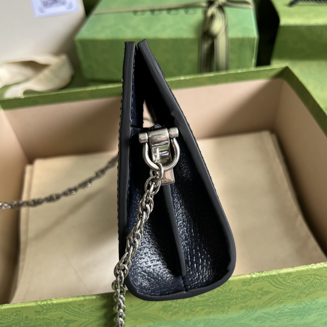 g*u*i  ophidia mini shoulder bag in gg S*p*e canvas