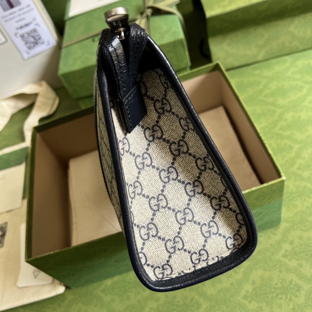 G*u*i ophidia gg toiletry case