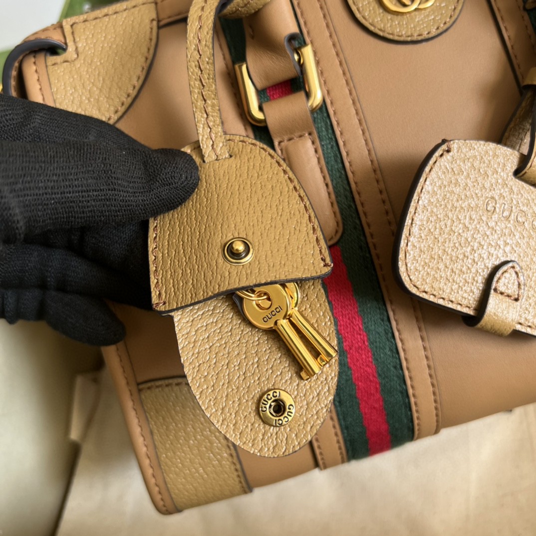 G*u*i small double g top-handle bag