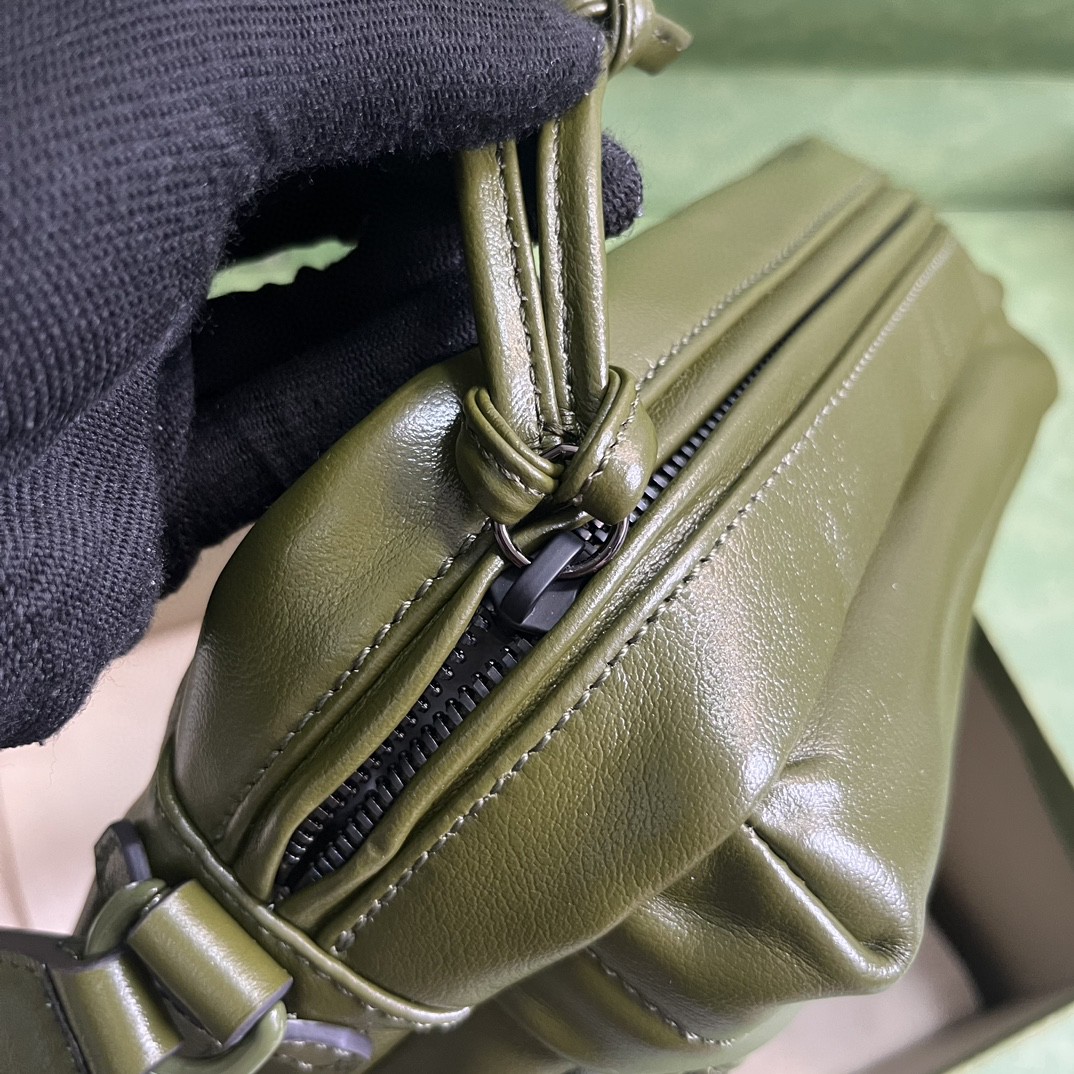 G*u*i shoulder bag with tonal double g