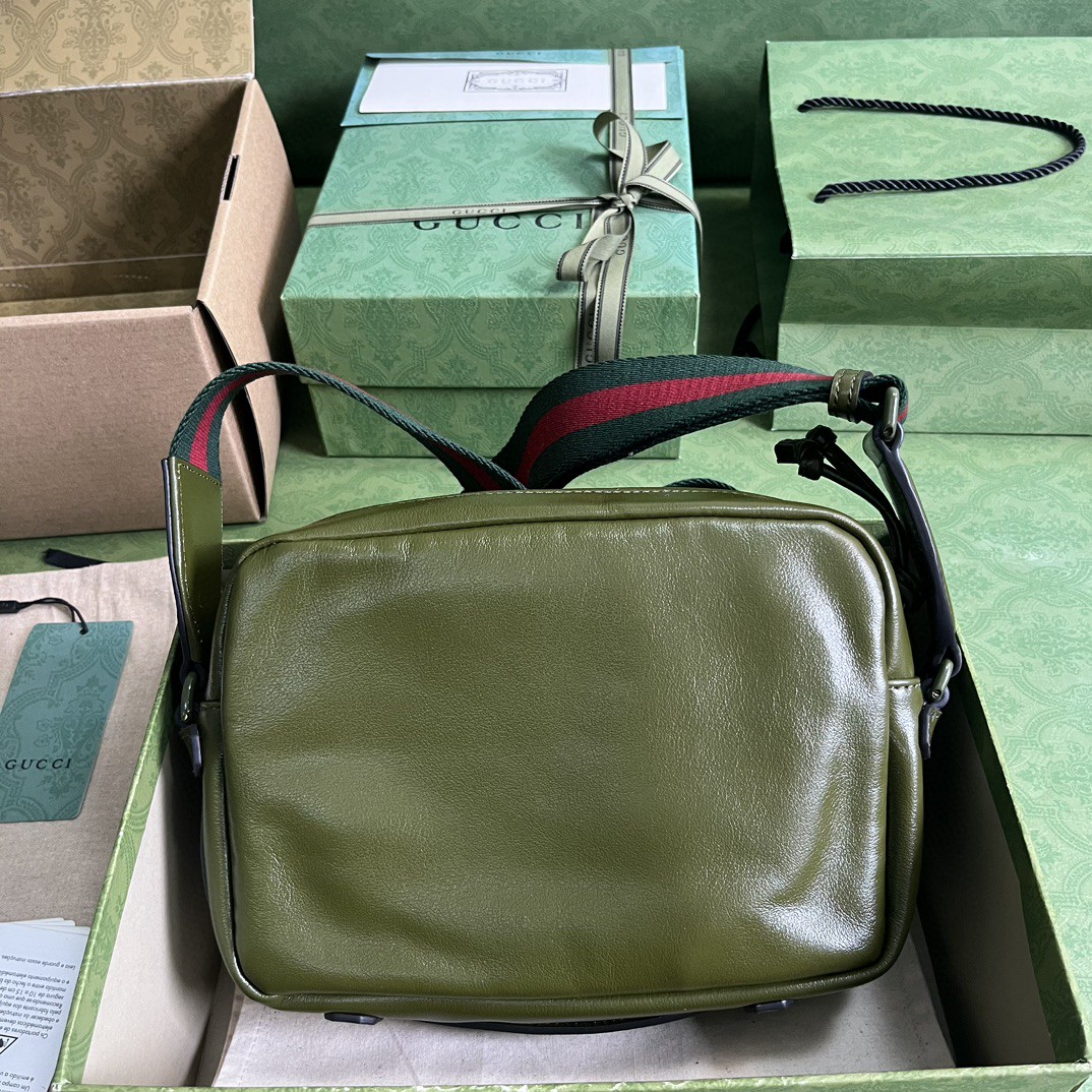 G*u*i shoulder bag with tonal double g