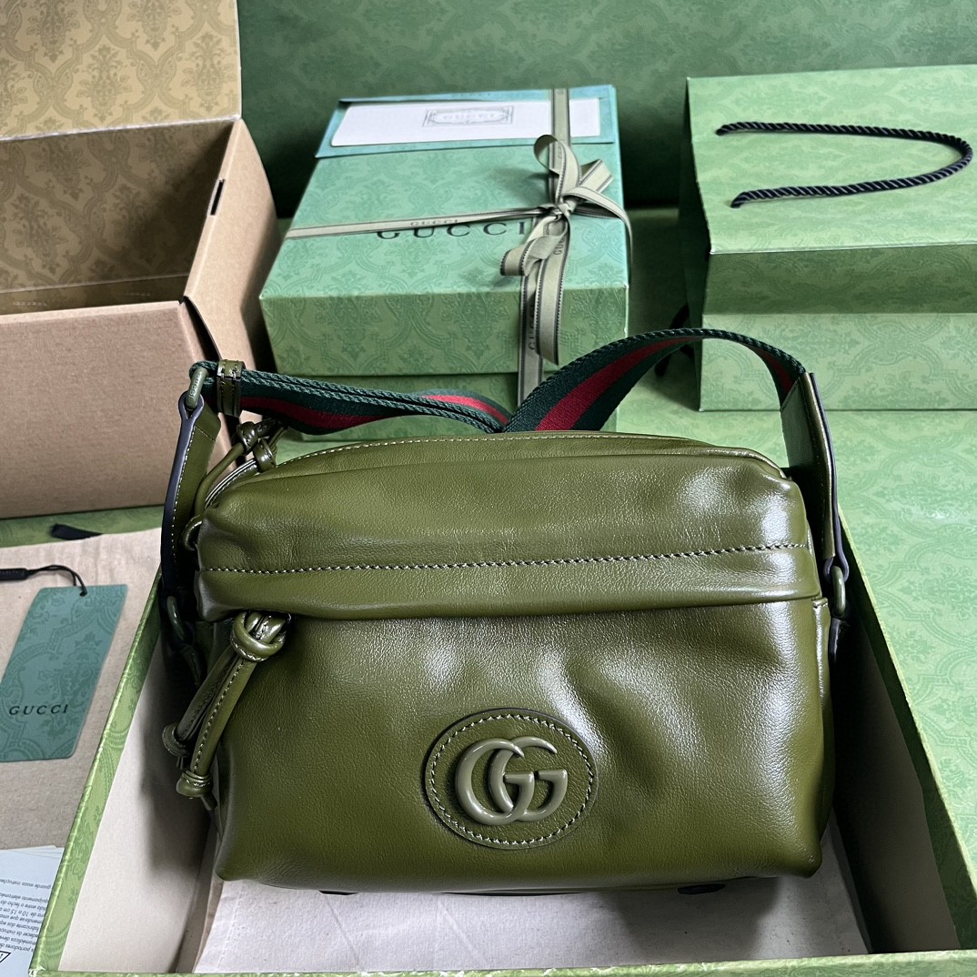 G*u*i shoulder bag with tonal double g