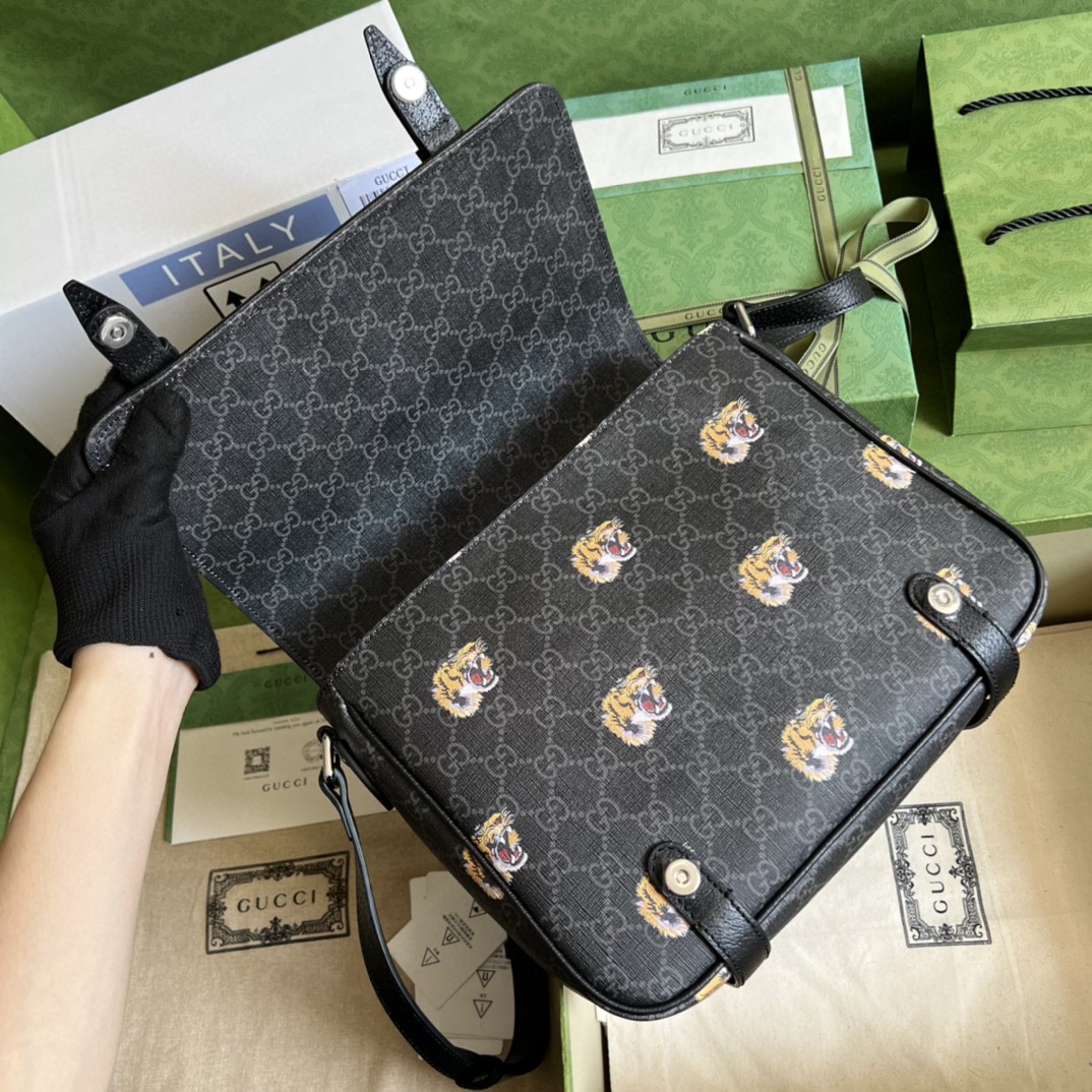 G*u*i gg messenger bag