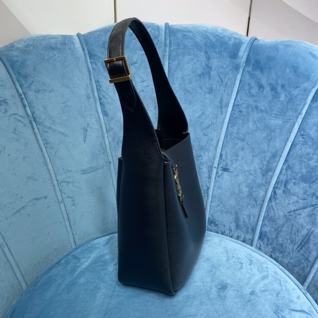 YSL LE5À7 SOFT SMALL Hobo Bag