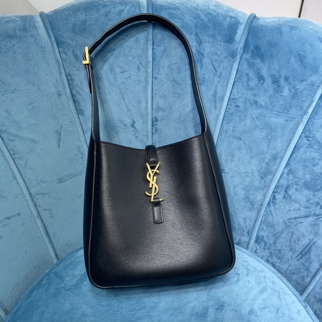 YSL LE5À7 SOFT SMALL Hobo Bag