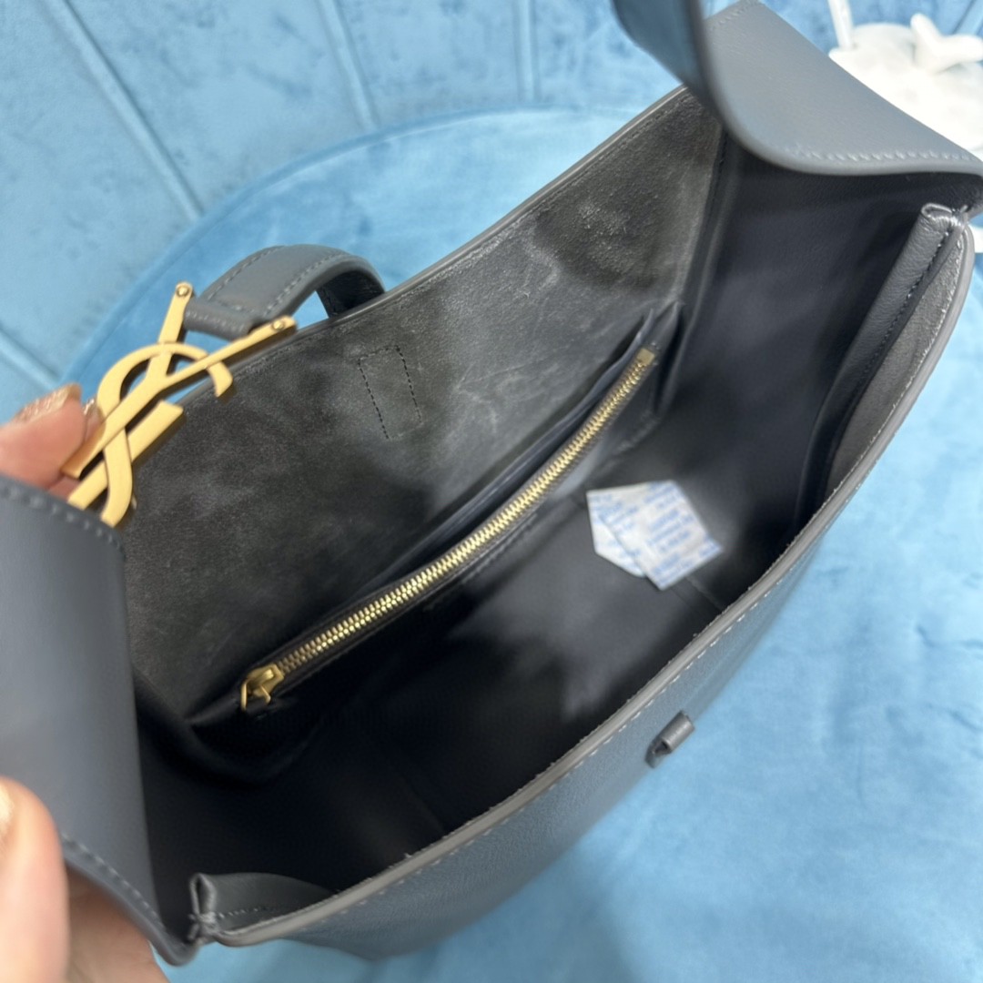 YSL LE5À7 SOFT SMALL Hobo Bag