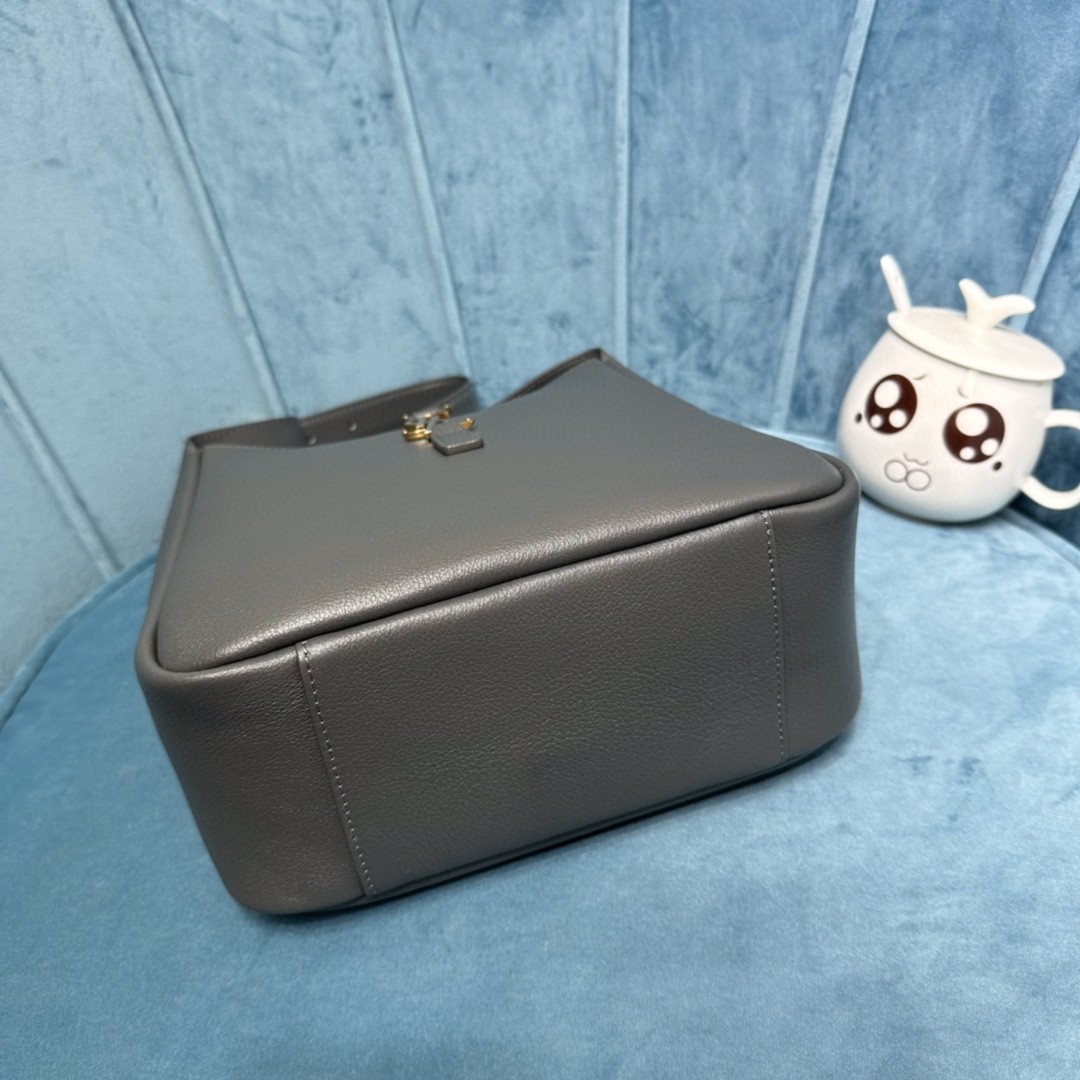 YSL LE5À7 SOFT SMALL Hobo Bag
