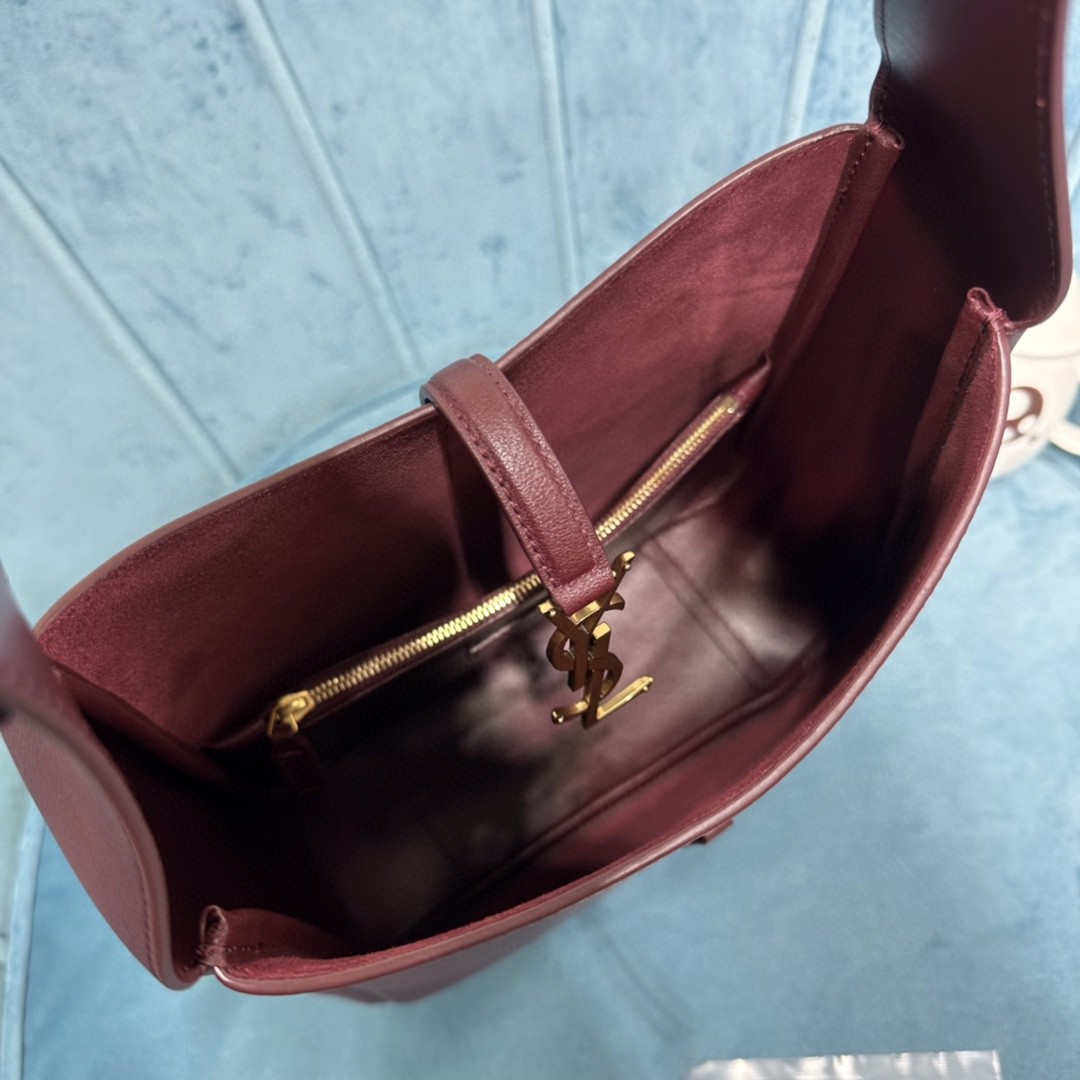 YSL LE5À7 SOFT SMALL Hobo Bag