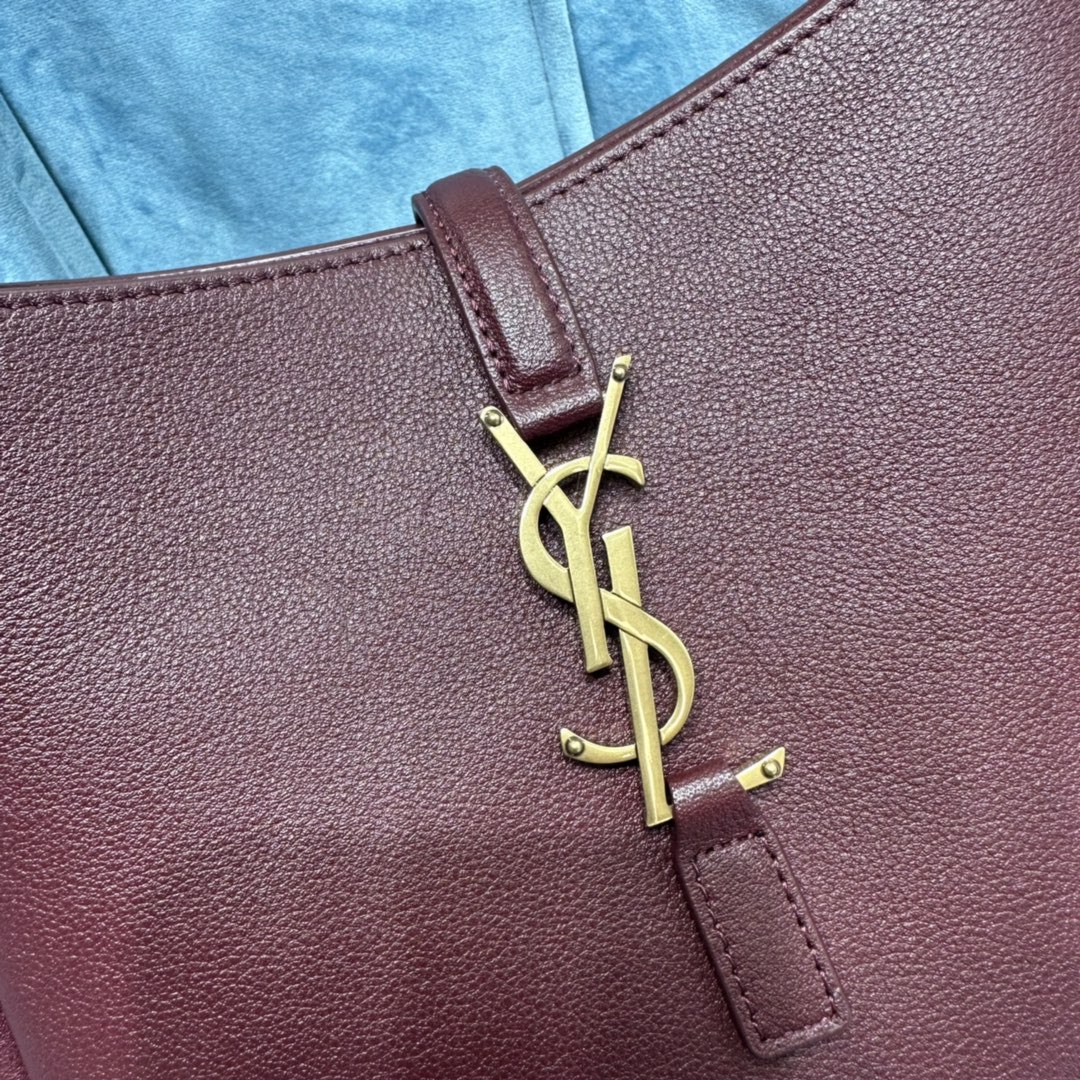 YSL LE5À7 SOFT SMALL Hobo Bag