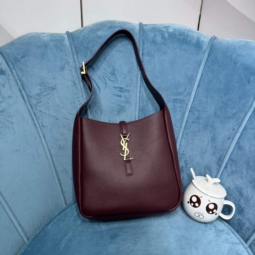YSL LE5À7 SOFT SMALL Hobo Bag