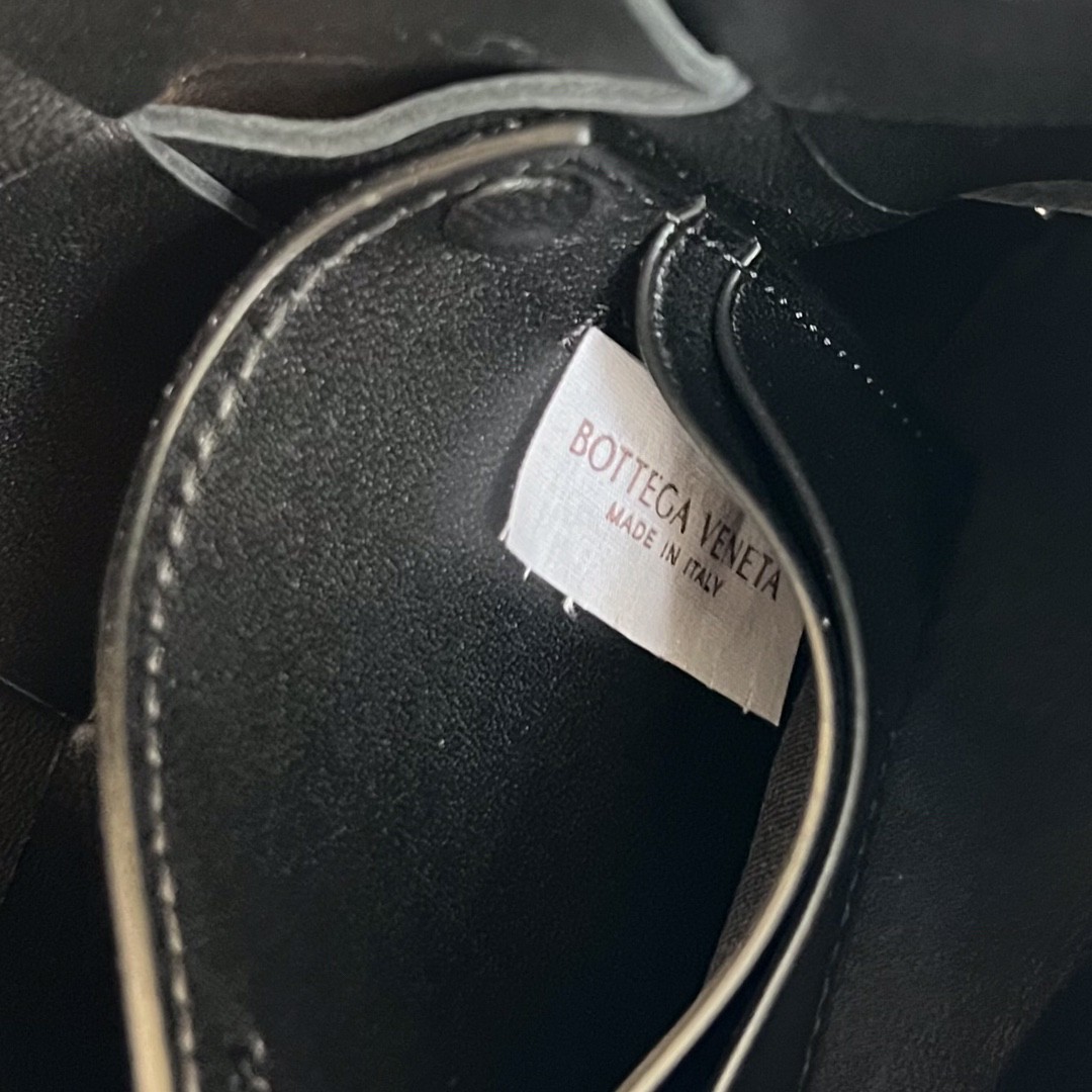 bo*te*ga Ve*ne*ta bv cassette pouch on strap