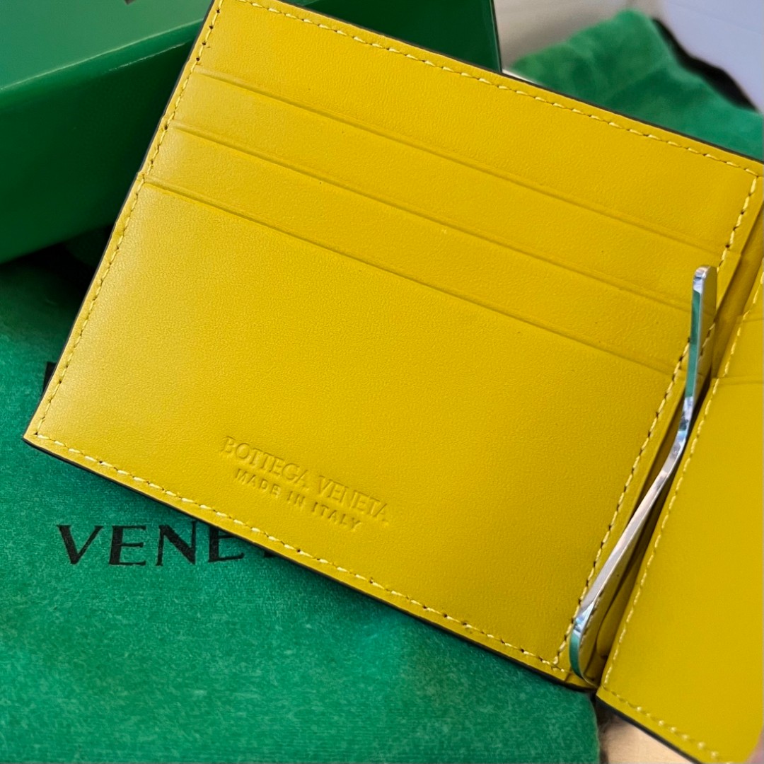 bo*te*ga Ve*ne*ta bv intrecciato bill clip wallet