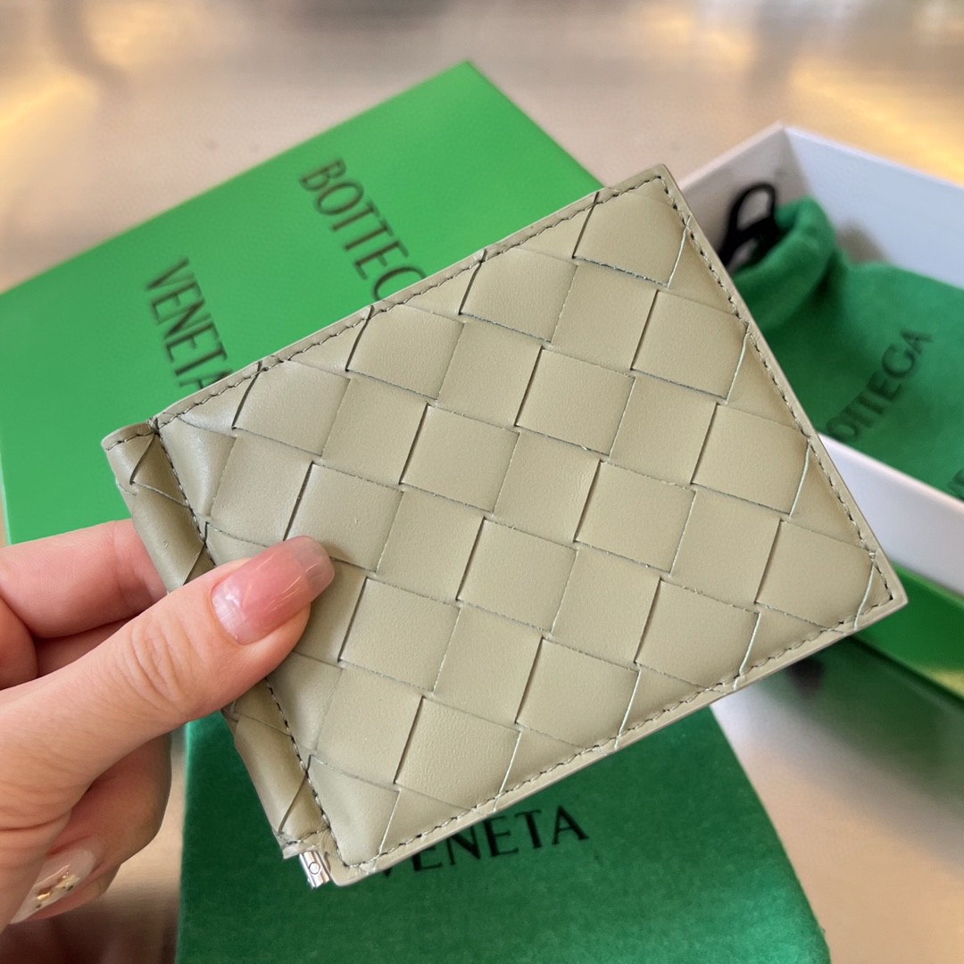 bo*te*ga Ve*ne*ta bv intrecciato bill clip wallet
