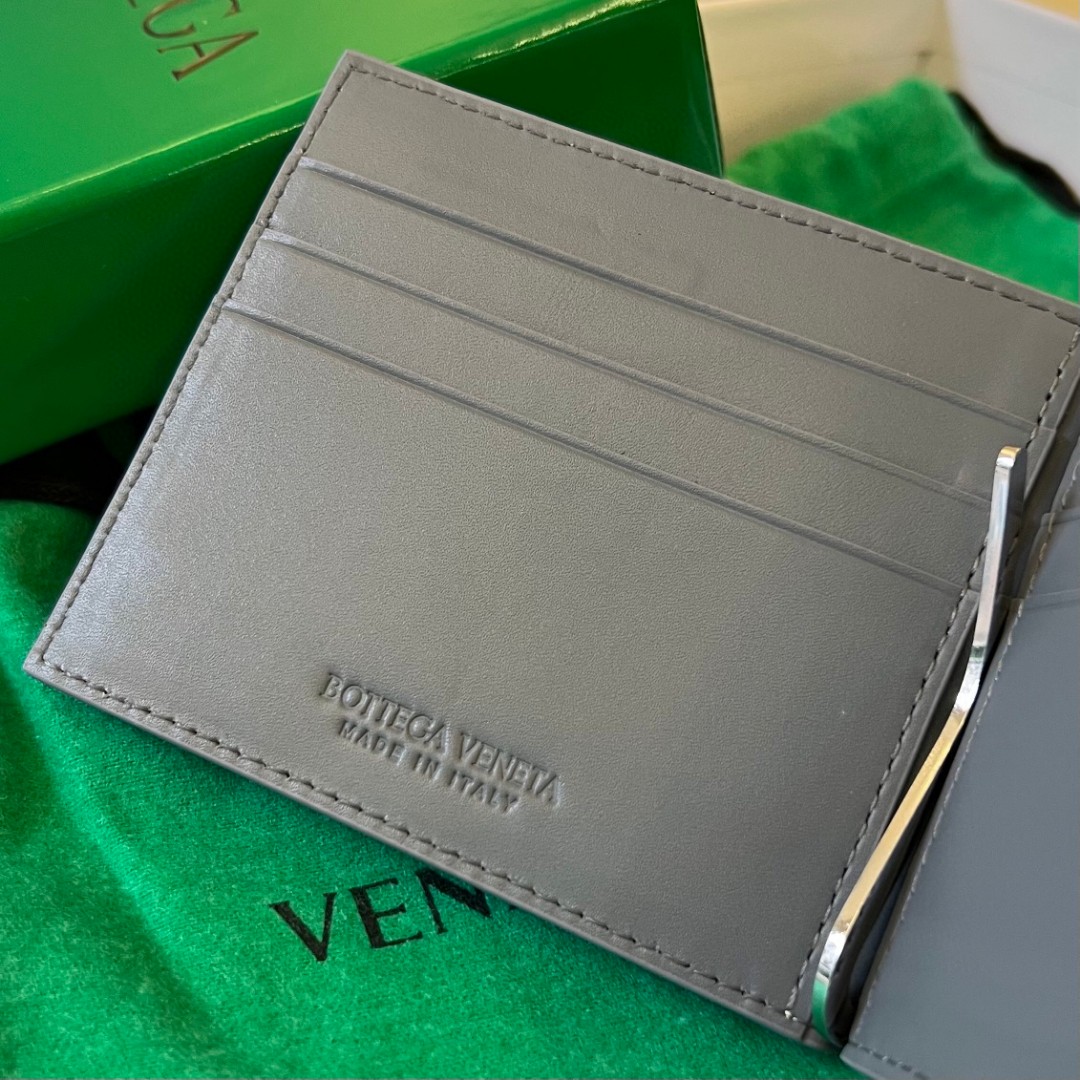 bo*te*ga Ve*ne*ta bv intrecciato bill clip wallet