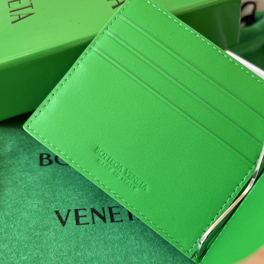 bo*te*ga Ve*ne*ta bv intrecciato bill clip wallet