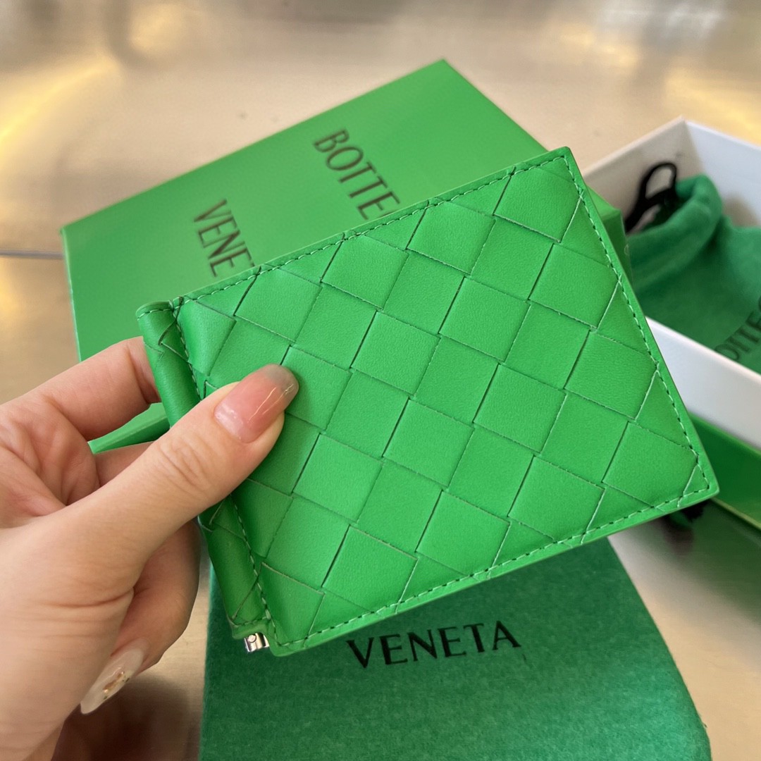 bo*te*ga Ve*ne*ta bv intrecciato bill clip wallet