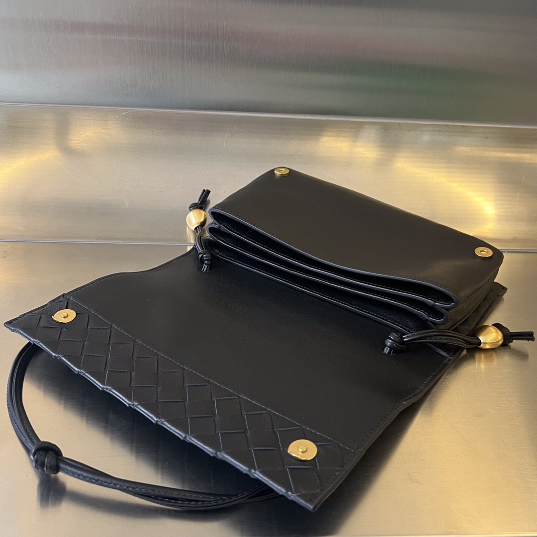 bo*te*ga Ve*ne*ta bv trio bag