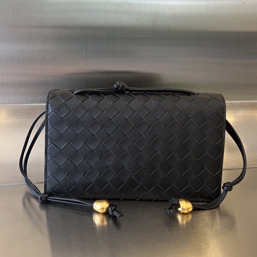 bo*te*ga Ve*ne*ta bv trio bag
