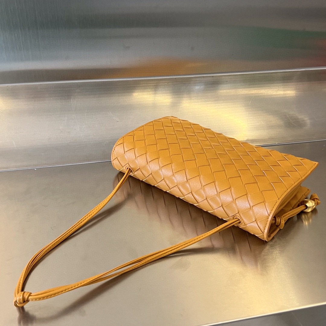 bo*te*ga Ve*ne*ta bv trio bag