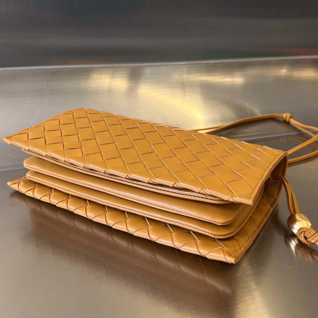 bo*te*ga Ve*ne*ta bv trio bag