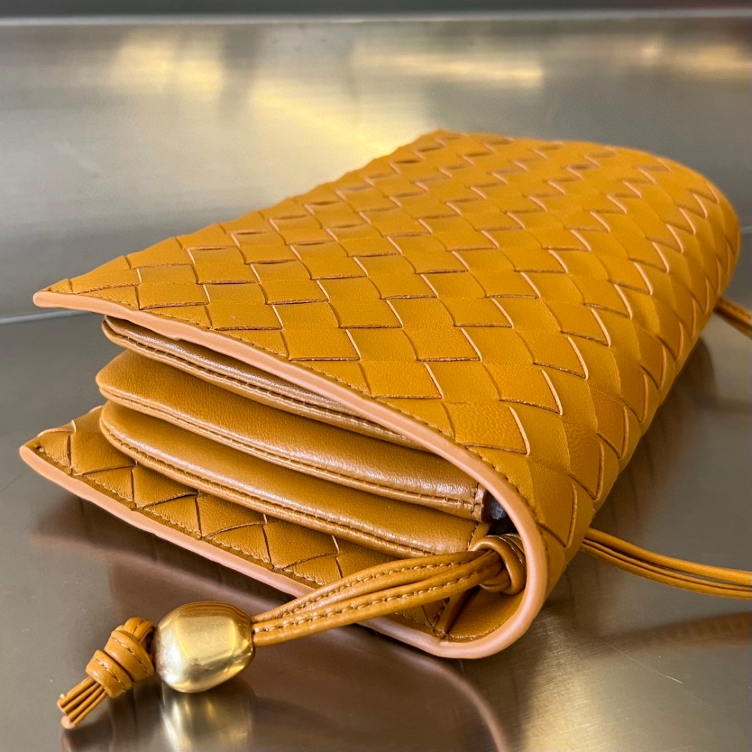 bo*te*ga Ve*ne*ta bv trio bag