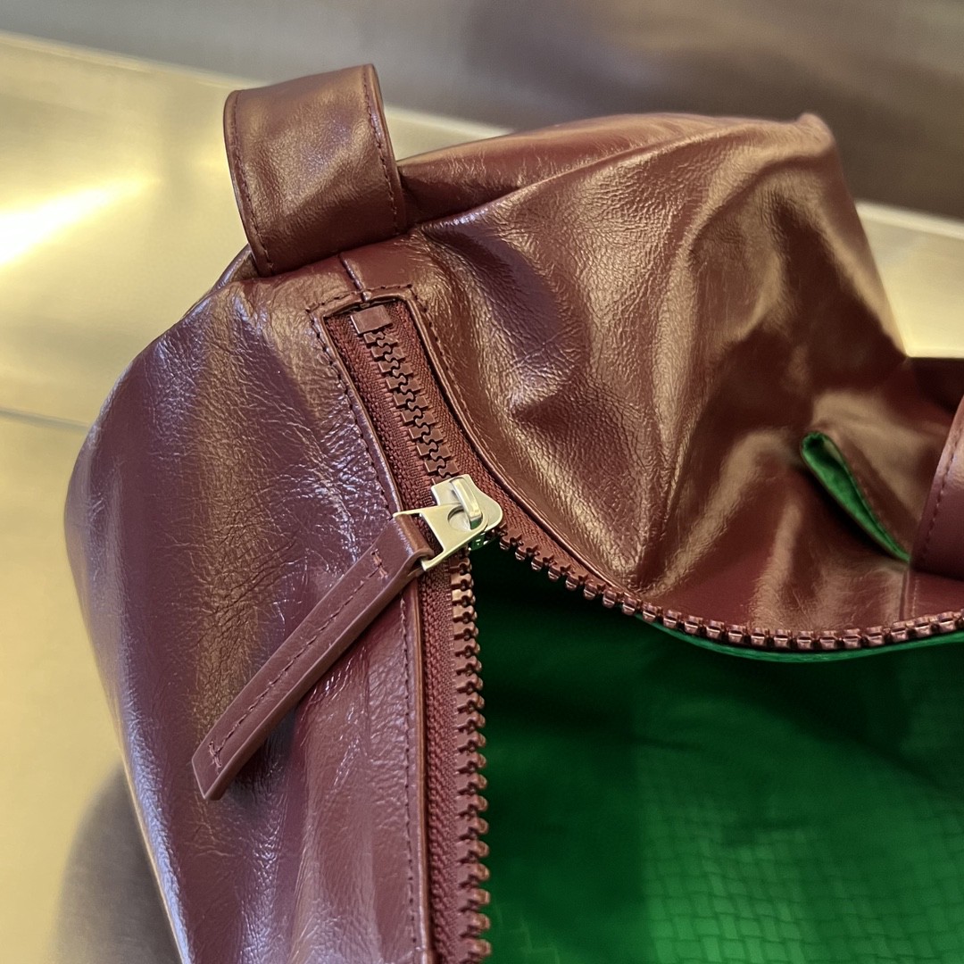 bo*te*ga Ve*ne*ta bv gym bag