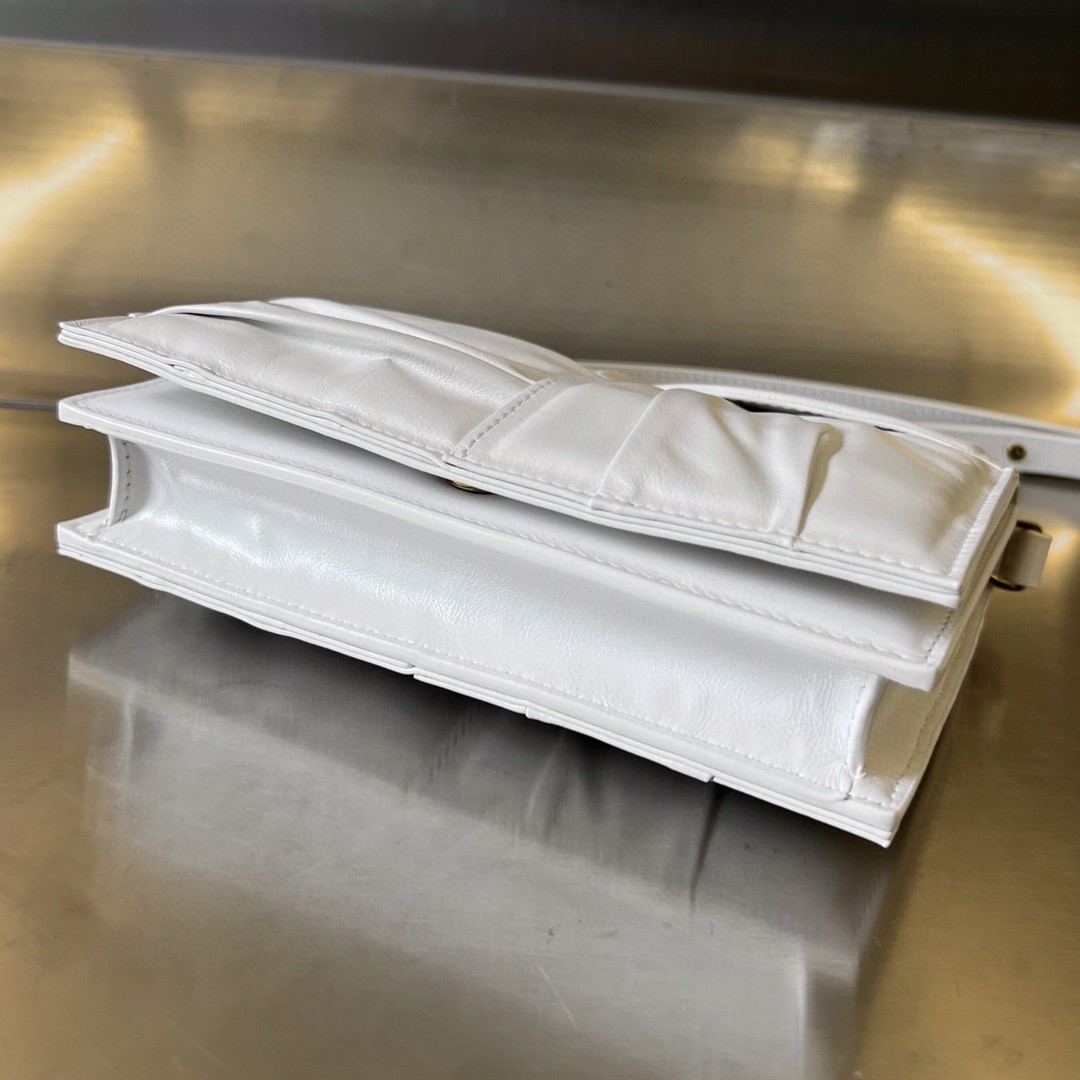 bo*te*ga Ve*ne*ta bv mini cassette cross-body bag