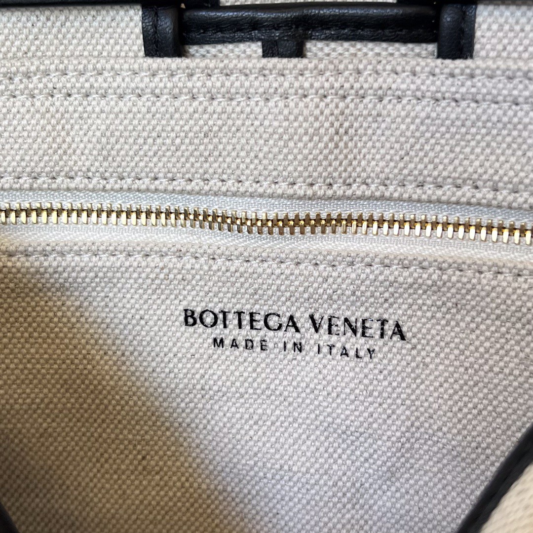 bo*te*ga Ve*ne*ta bv cassette