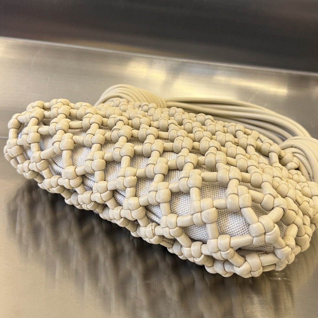bo*te*ga Ve*ne*ta bv double knot top handle bag