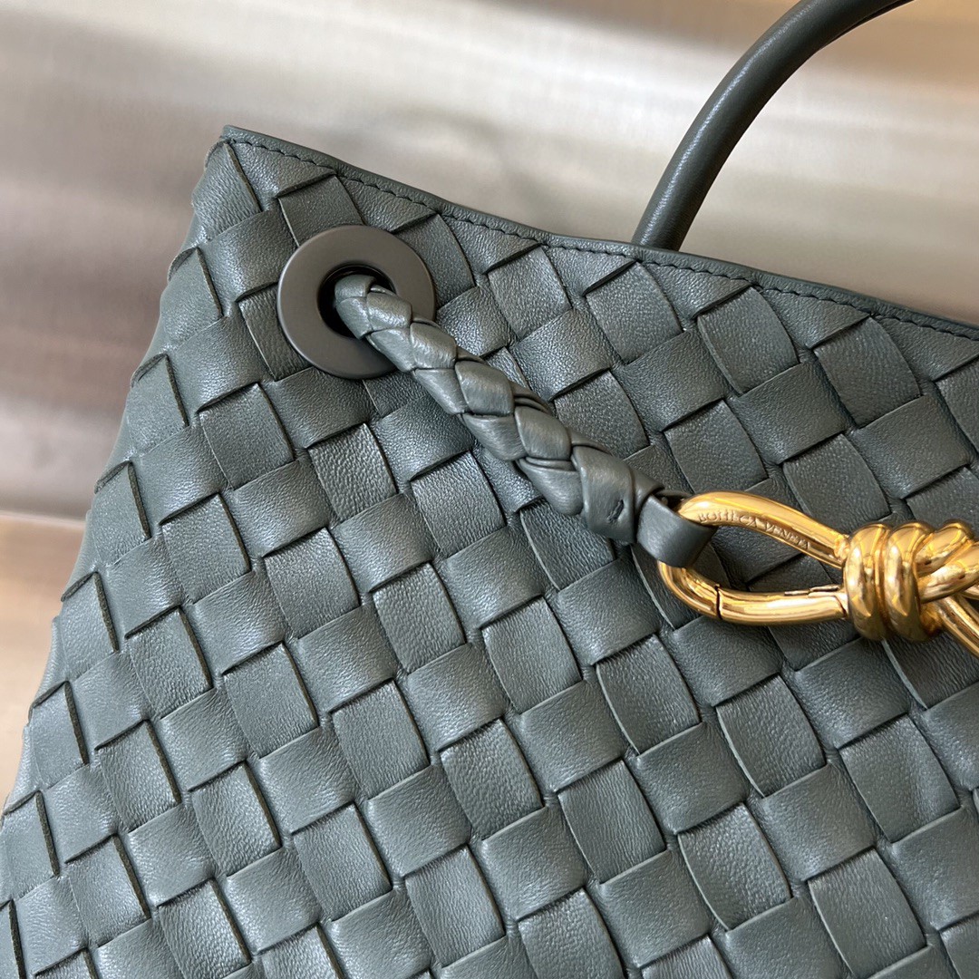bo*te*ga Ve*ne*ta medium andiamo bag