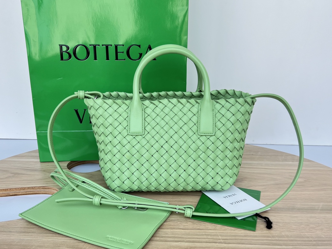 bo*te*ga Ve*ne*ta cabat mini