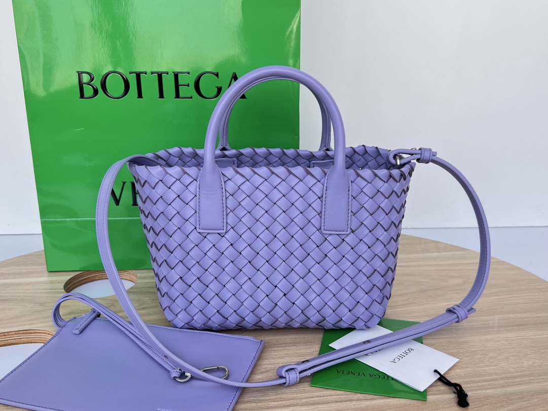 bo*te*ga Ve*ne*ta cabat mini