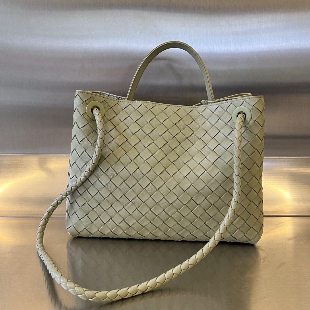 bo*te*ga Ve*ne*ta medium andiamo bag
