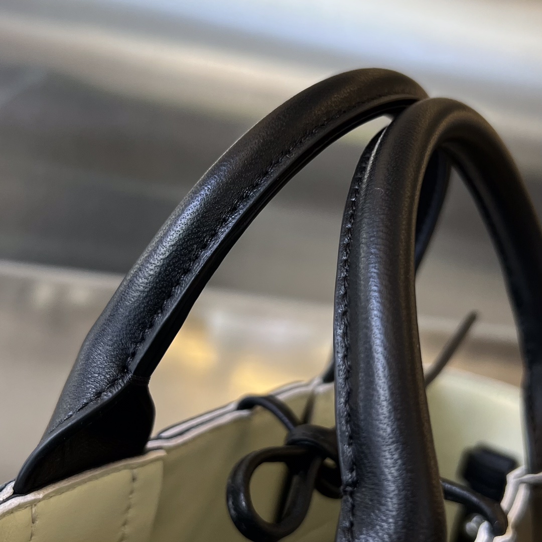 bo*te*ga Ve*ne*ta bv candy arco tote bag
