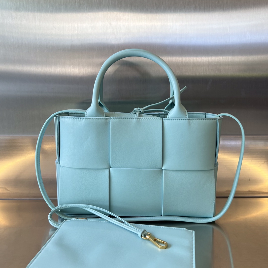bo*te*ga Ve*ne*ta bv mini arco tote bag