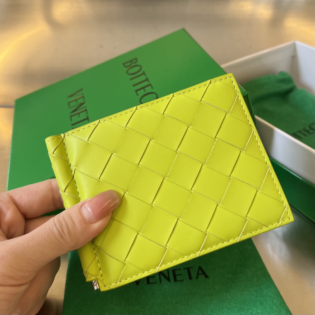 bo*te*ga Ve*ne*ta bv intrecciato bill clip wallet
