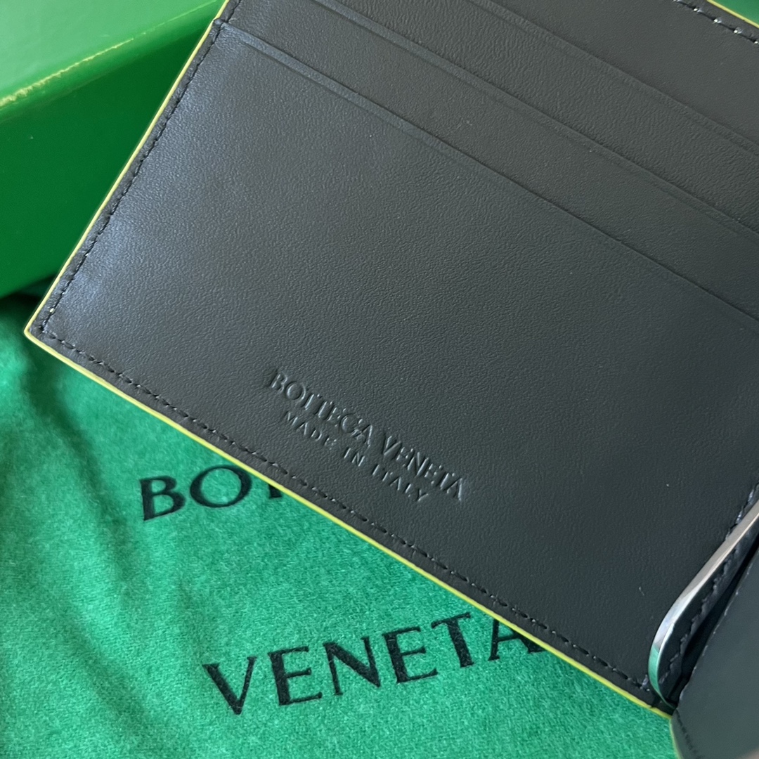 bo*te*ga Ve*ne*ta bv intrecciato bill clip wallet